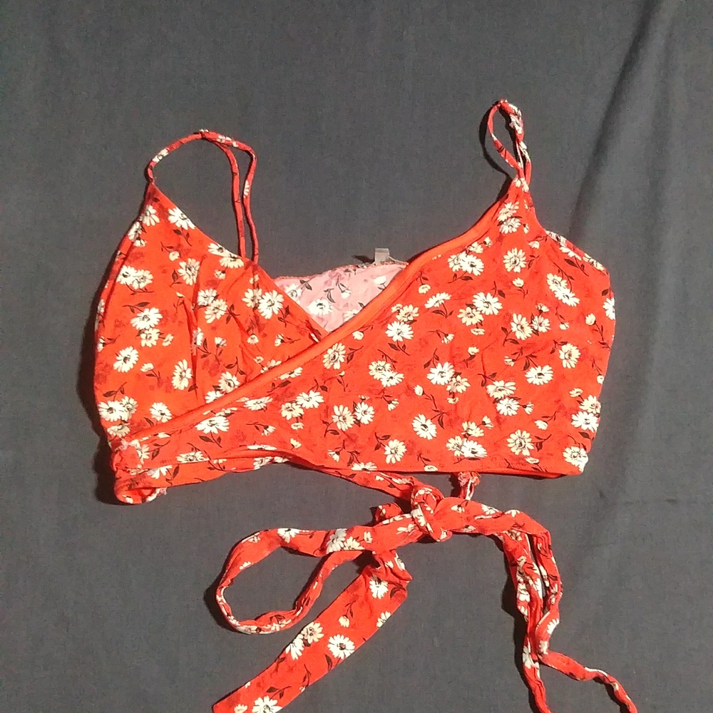 GUC Charlotte Russe Women's Wrap Tie Crop Top size L